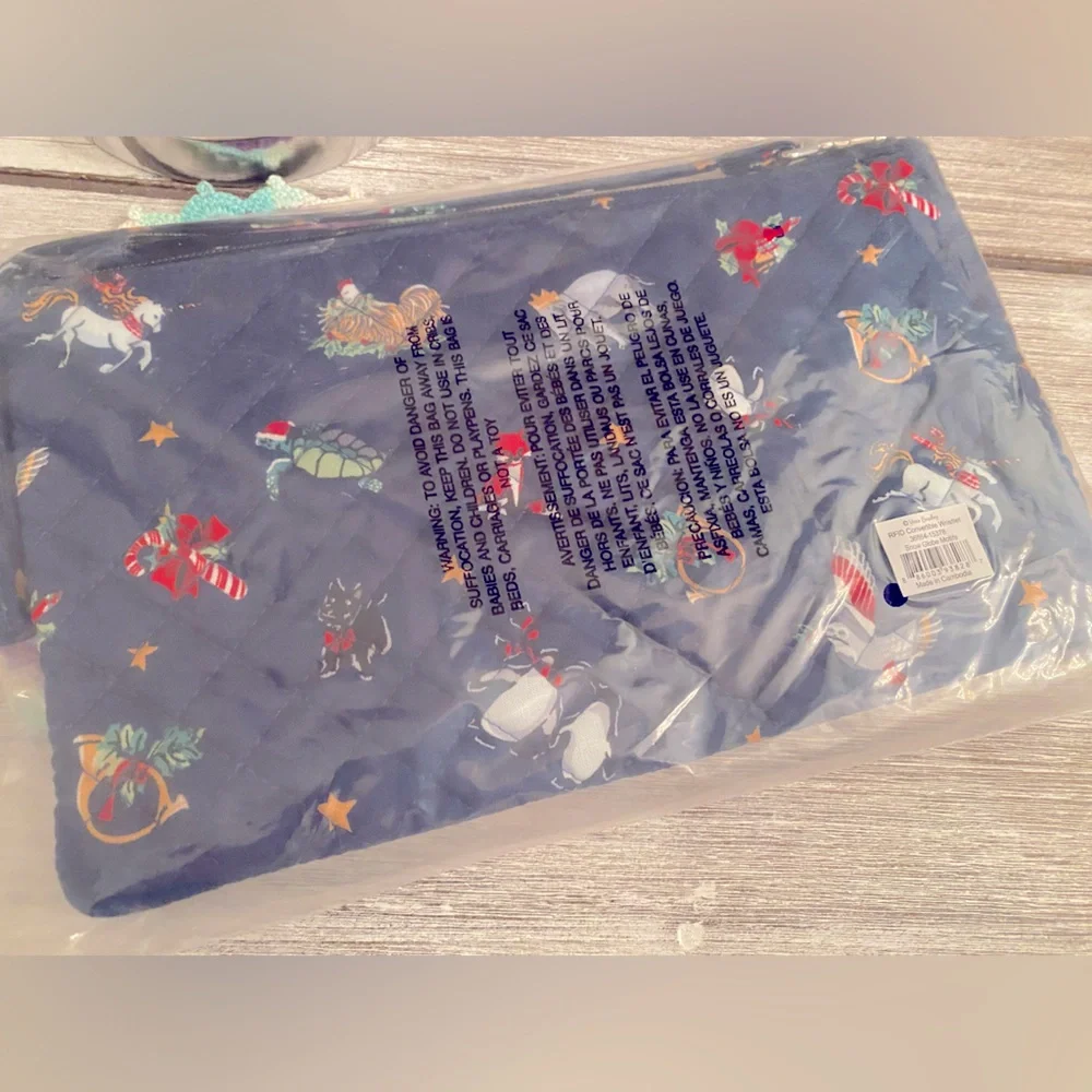 Vera Bradley RFID Convertible Wristlet ✨ Snow Globe Motifs - Picture 13 of 14